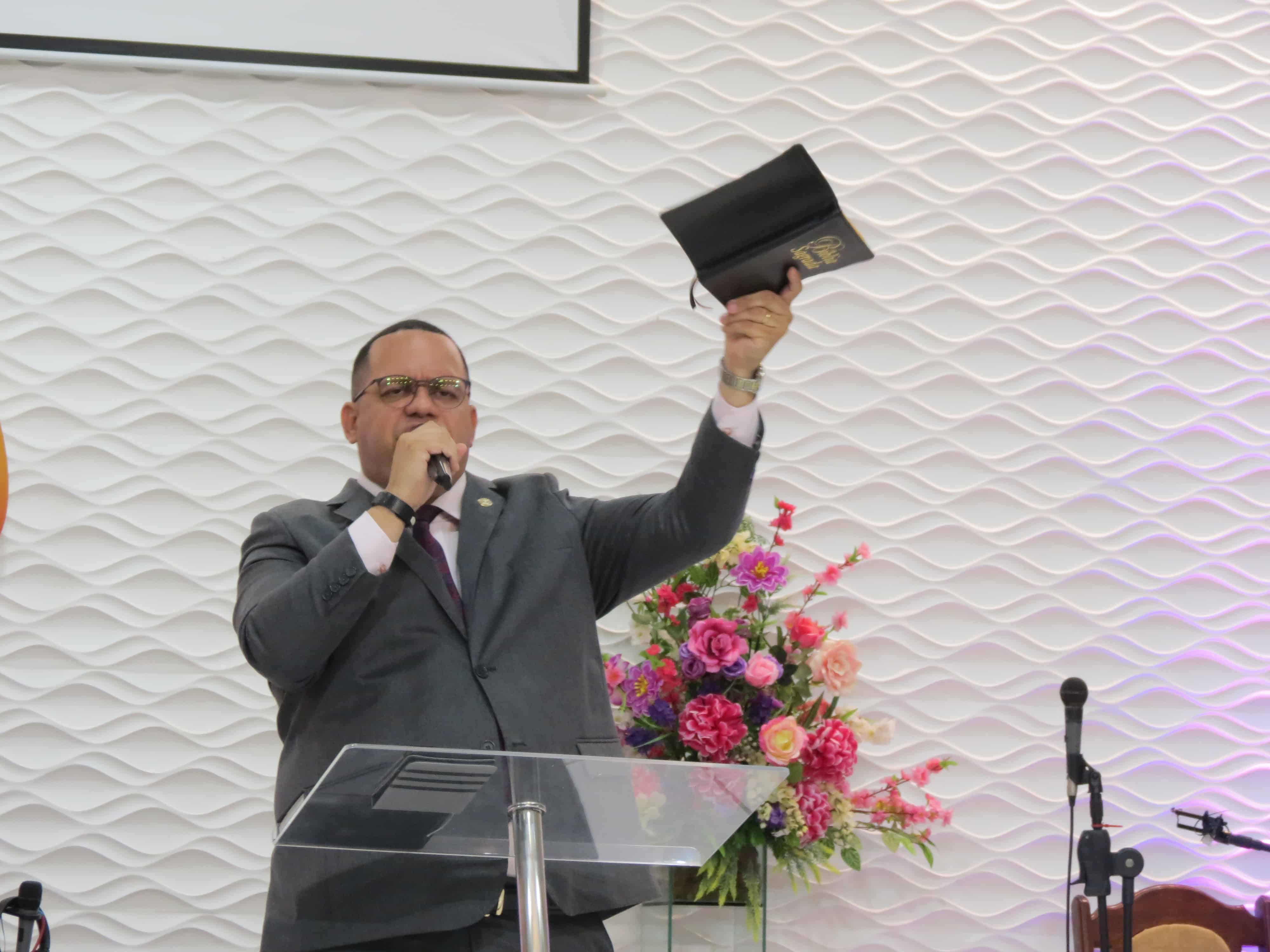 Pastor Demétrius Martins